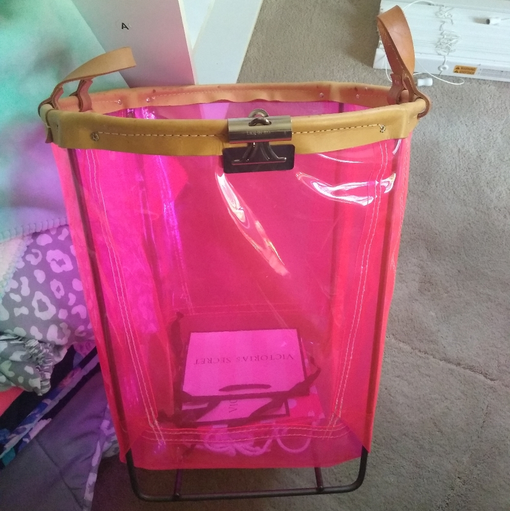 โผ๏ธ SOLD โผ๏ธ VS Pink store display bin - Picture 3 of 6